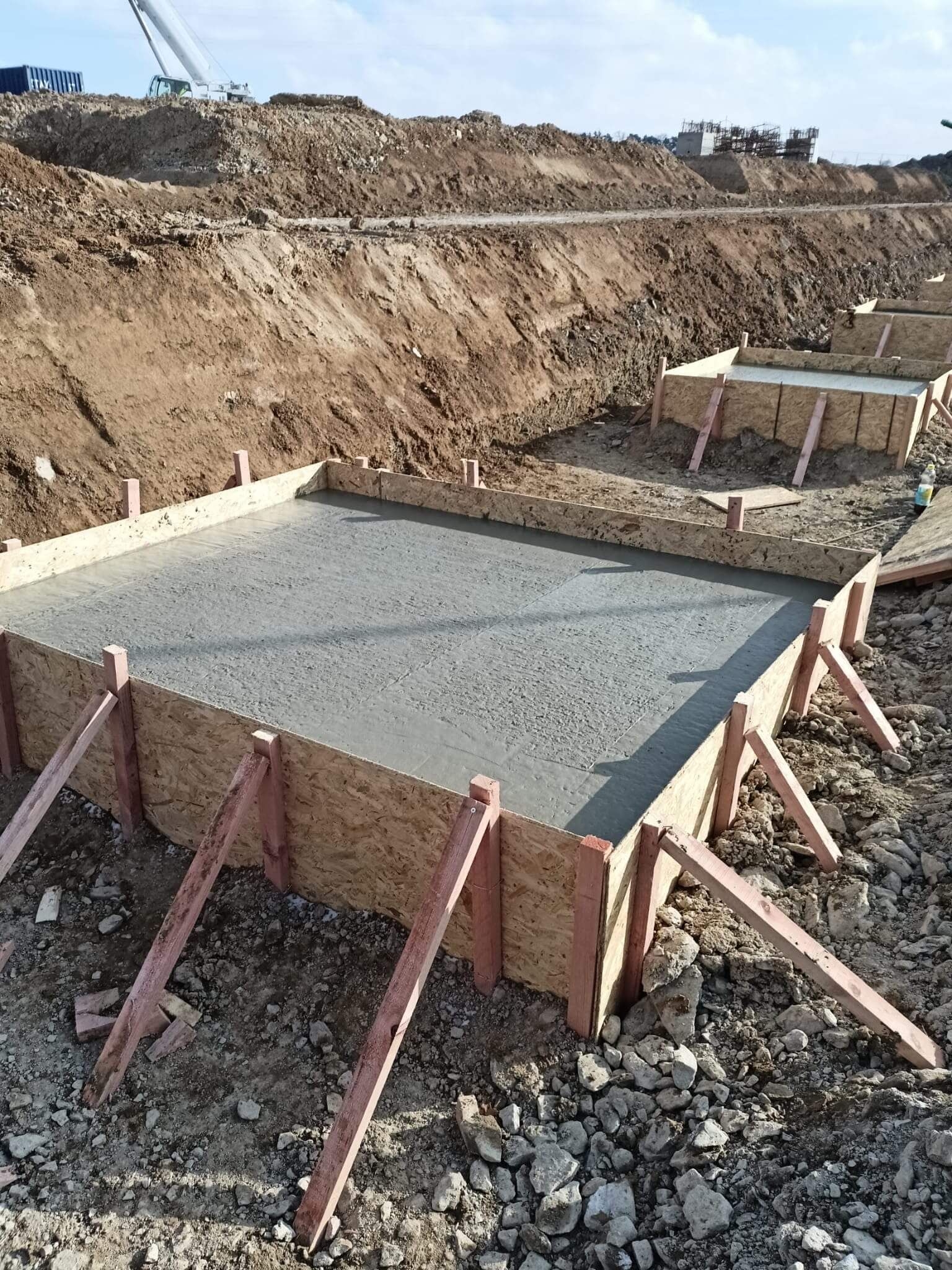 CT Park Kvasiny Založení výstavby haly 4