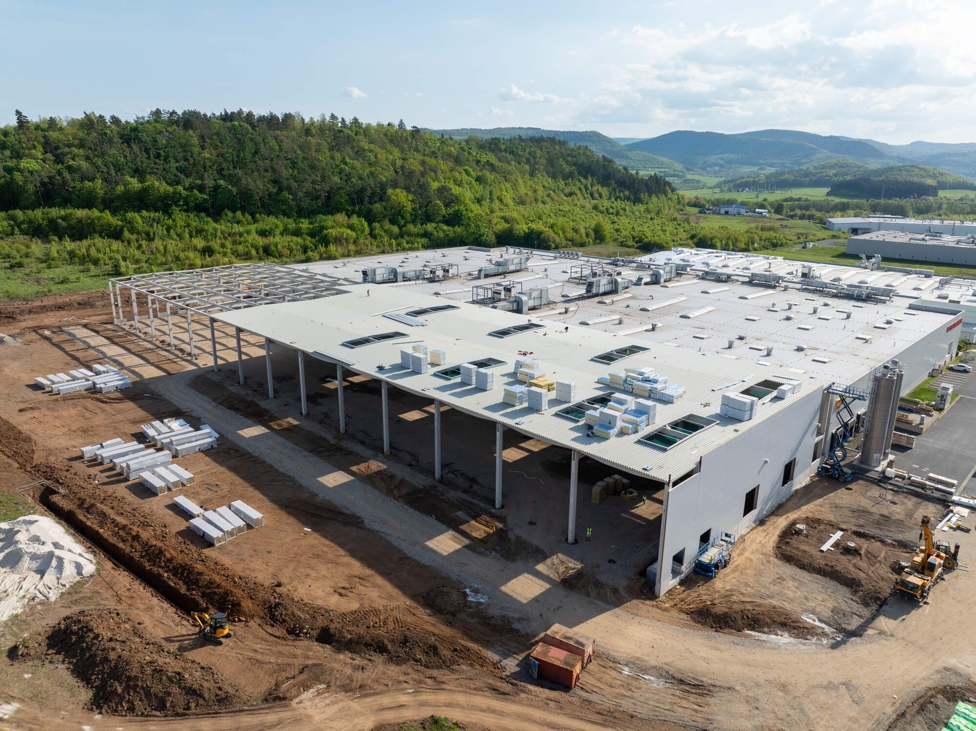 CTPark Kadaň Opláštění, střechy a vestavky